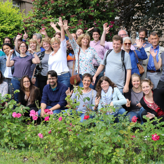 Photo de groupe d'une 40aine de personnes