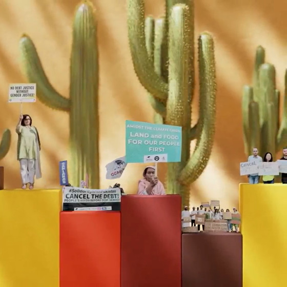 photocollage: des manifestants avec des pancartes demandant d'annuler la dette