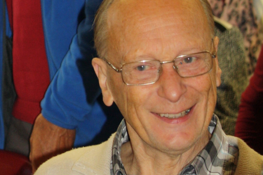 portrait d'un homme souriant